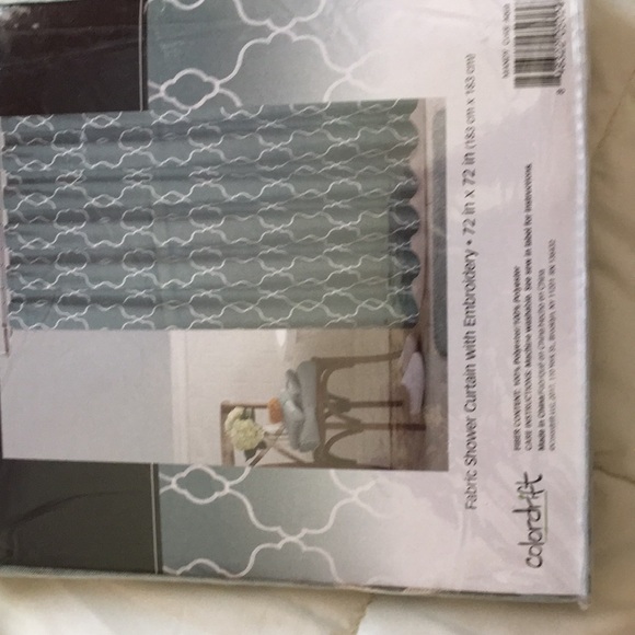 Fabric shower curtain - Picture 3 of 5